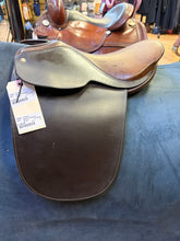 Load image into Gallery viewer, Used 15” Cutback Saddleseat Saddle #27409
