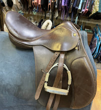 Load image into Gallery viewer, Used 17” Collegiate Sr Event Saddle #19016
