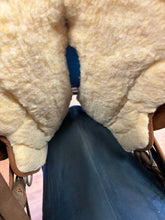 Load image into Gallery viewer, Used 16” High Horse Park and Trail western saddle #30007
