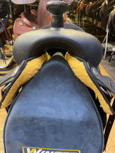 Load image into Gallery viewer, Used 16” Wintec Western Saddle #23772
