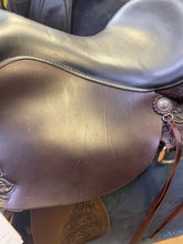 Load image into Gallery viewer, Used 18” High Horse Mesquite Western Saddle #24158
