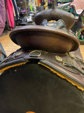 Load image into Gallery viewer, Used 17” Stage Coach West Trail Saddle #25711
