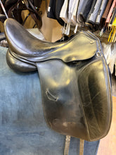 Load image into Gallery viewer, Used 18” Duette Fidelio Dressage #25712

