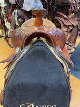 Load image into Gallery viewer, Used 15” Hereford Western Show Saddle #23075
