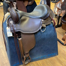 Load image into Gallery viewer, Used 18” High Horse Daisetta Western Saddle
