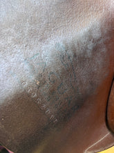 Load image into Gallery viewer, Used 17” Jaguar Close Contact Saddle

