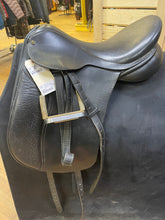 Load image into Gallery viewer, Used 17” Custom Saddlery Dressage Saddle #21471
