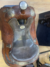 Load image into Gallery viewer, Used 16” Billy Cook Western Show Saddle #20251
