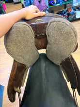 Load image into Gallery viewer, Used 15.5” Tucker Equitation Trail Saddle #28295
