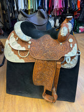 Load image into Gallery viewer, Used 16” Billy Royal Western Show Saddle #27591
