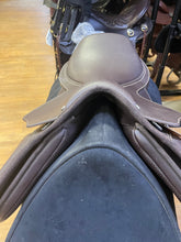 Load image into Gallery viewer, Used 17.5” Wintec Close Contact Saddle #25628

