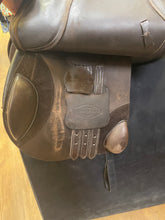 Load image into Gallery viewer, Used 16.5” HDR Calf Skin Close Contact #25372
