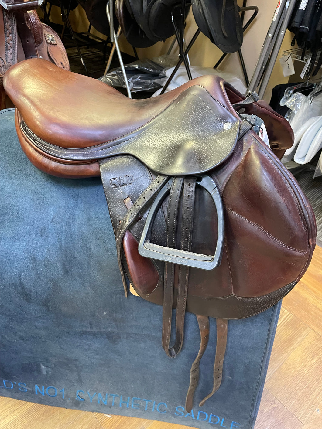 Used 17.5” CWD Monoflap Jumping Saddle #23227