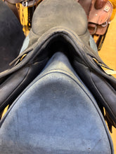 Load image into Gallery viewer, Used 17” Wintec 2000 All Purpose saddle #25744
