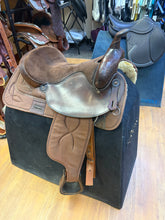 Load image into Gallery viewer, Used 17” Big Horn 176 Western Saddle #28039
