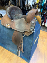Load image into Gallery viewer, Used 15” High Horse Leona Barrel Saddle #28763
