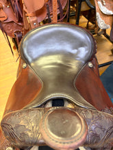Load image into Gallery viewer, Used 15.5” Circle Y Trail Western Saddle #28831

