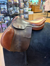 Load image into Gallery viewer, Used 16.5” Crosby Close Contact Saddle #28051
