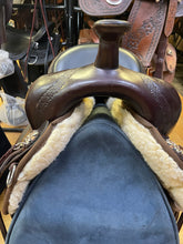 Load image into Gallery viewer, Used 17” High Horse Daisetta Western Saddle #23901
