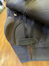 Load image into Gallery viewer, Used 17.5” Winteclite All Purpose Saddle #22766
