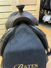 Load image into Gallery viewer, Used 17” Dale Chavez Western Saddle

