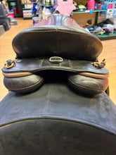 Load image into Gallery viewer, Used 17” Duett All Purpose Trail Saddle #29560
