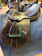 Load image into Gallery viewer, Used 17” Prestige Michel Robert Close Contact
