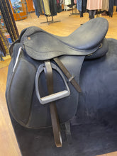 Load image into Gallery viewer, Used 17” Wintec 2000 All Purpose Saddle #22655
