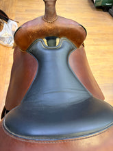 Load image into Gallery viewer, Used 16” High Horse Park and Trail western saddle #30007
