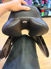 Load image into Gallery viewer, DEMO 17.5” Bates Caprilli Classic Saddle
