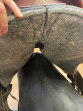 Load image into Gallery viewer, Used 15” Wyoming Saddlery Endurance Saddle #24119
