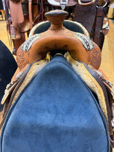 Load image into Gallery viewer, Used 16” Big Horn Congress Western Pleasure Show Saddle #27561

