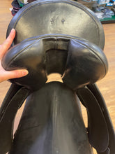 Load image into Gallery viewer, Used 17.5” County Perfection Dressage Saddle #22705
