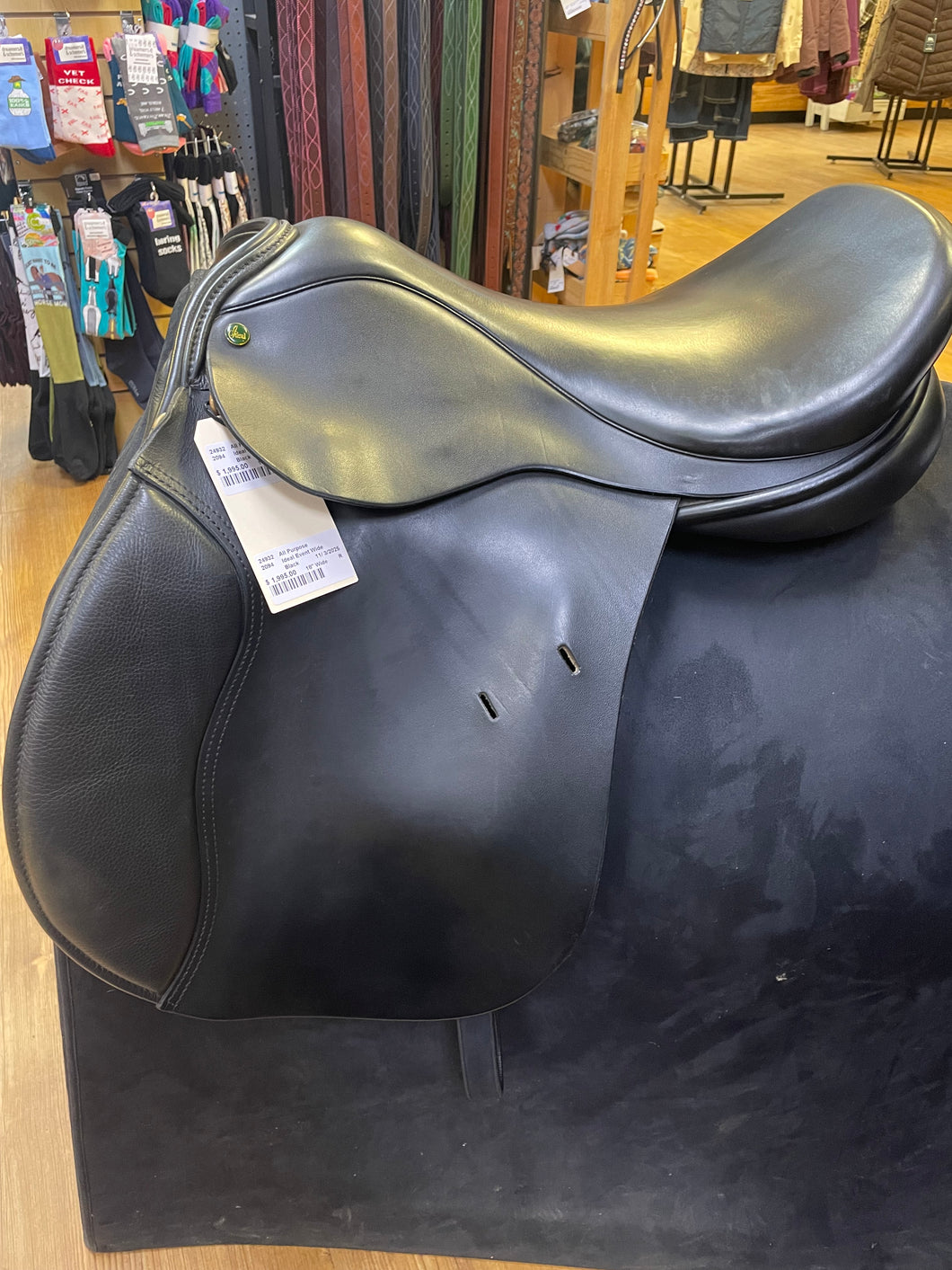 Used 18” Ideal Wide Seat Event Saddle Hoop Tree #24932