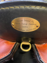 Load image into Gallery viewer, Used 15.5” Desoto Custom Saddlery Endurance Saddle #24888
