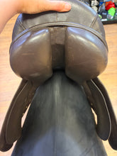 Load image into Gallery viewer, Used 17” Collegiate Senior Event Saddle #28050
