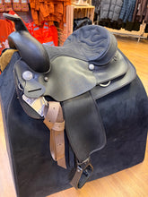 Load image into Gallery viewer, Used Wintec 15” wide Western Saddle #29248
