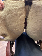 Load image into Gallery viewer, Used 15.5” Vic Bennett Cutting Saddle
