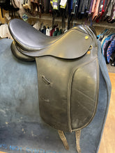 Load image into Gallery viewer, Used 16.5” Dover Circuit Dressage saddle #20646
