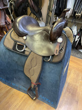 Load image into Gallery viewer, Used 16” Big Horn Flex Western Saddle #23496
