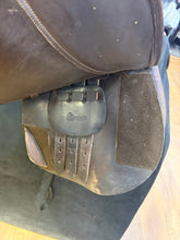 Load image into Gallery viewer, Used 18” Dover Rotate to Fit Close Contact #27823
