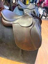 Load image into Gallery viewer, DEMO 17.5” Bates Caprilli Classic Saddle
