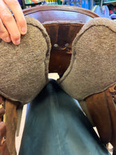 Load image into Gallery viewer, Used 15.5” Tucker Equitation Endurance Saddle #27894

