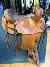 Load image into Gallery viewer, Used 15.5” Circle A All around Western Saddle #28603
