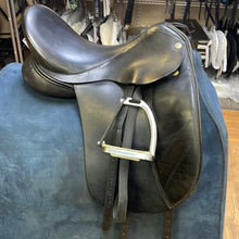 Load image into Gallery viewer, Used 17.5” Frank Baines Elegance Dressage Saddle #17036
