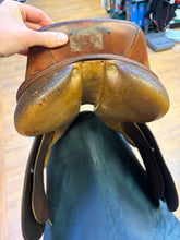 Load image into Gallery viewer, Used 16.5” Collegaite Close Contact #27887
