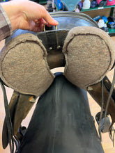 Load image into Gallery viewer, Used 15.5” Tucker Equitation Endurance Saddle #26329
