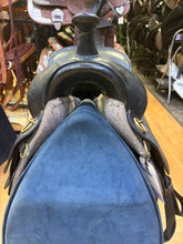 Load image into Gallery viewer, Used 16.5” Tucker cheyenne saddle #28197
