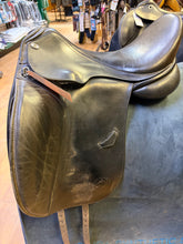 Load image into Gallery viewer, Used 18” Duette Fidelio Dressage #25712
