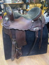 Load image into Gallery viewer, Used 17” Custom Nash Mounted Shooting Saddle
